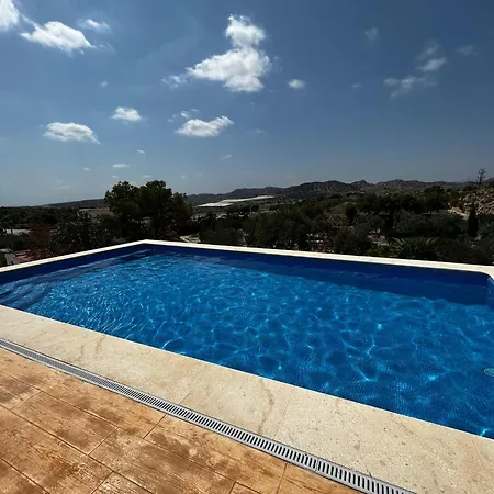 La Famille Villa Alicante