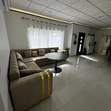 La Famille Villa *