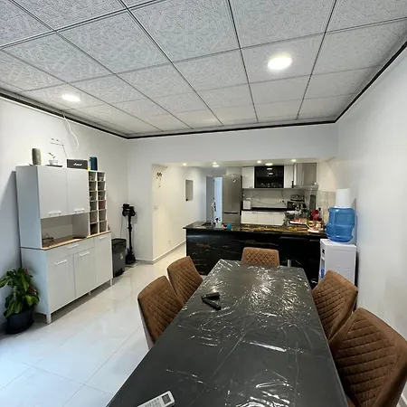 La Famille Villa Alicante