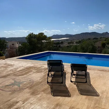 La Famille Villa Alicante