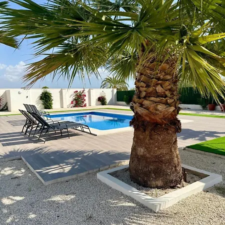 La Famille Villa Alicante